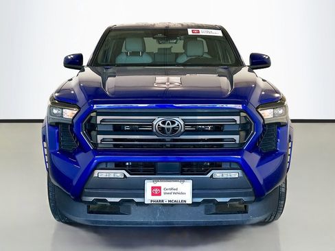 Used 2025 Toyota Tacoma SR5 image 2