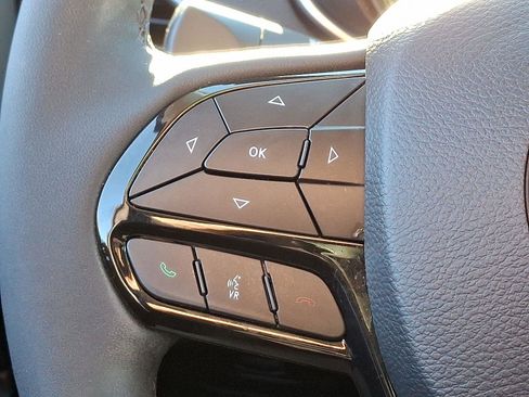 Used 2023 Jeep Cherokee Altitude Lux image 20