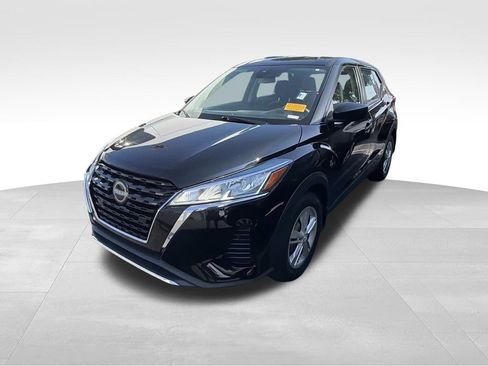 Used 2023 Nissan Kicks S FWD image 5