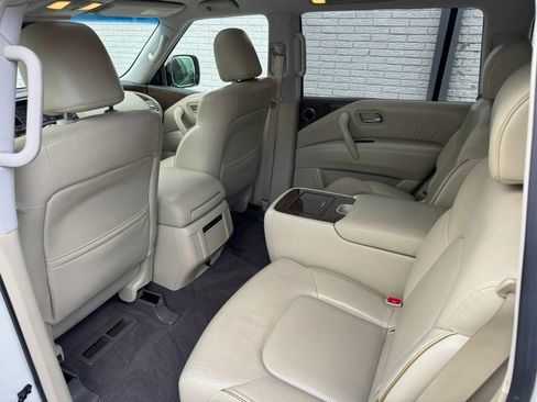 Used 2017 INFINITI QX80 2WD w/ Driver Assistance Package image 17