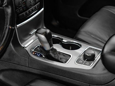 Used 2020 Jeep Grand Cherokee Limited image 22