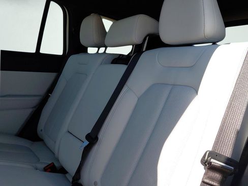 New 2026 Jeep Cherokee Limited image 39