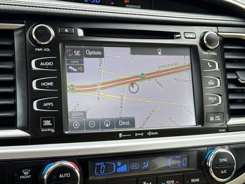 Used 2018 Toyota Highlander Limited image 20