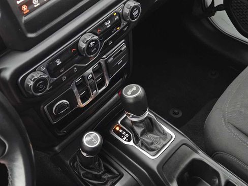 Used 2021 Jeep Wrangler Unlimited Sport AWD/4WD image 19
