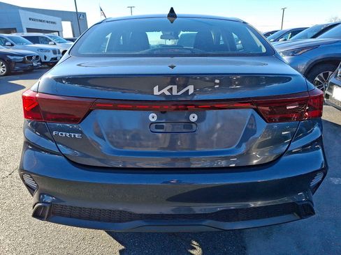 Used 2023 Kia Forte LXS image 4
