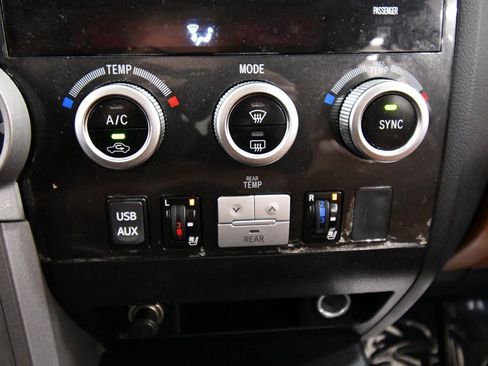 Used 2013 Toyota Sequoia Platinum image 32