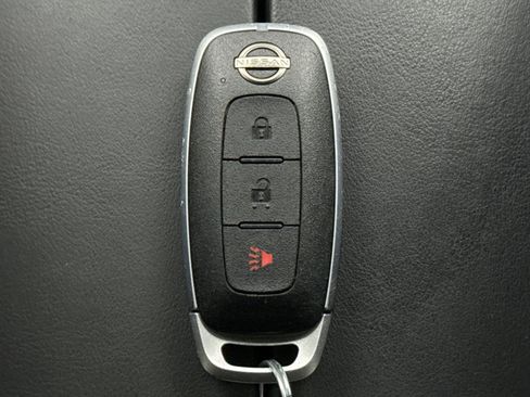 Used 2023 Nissan Rogue S image 21