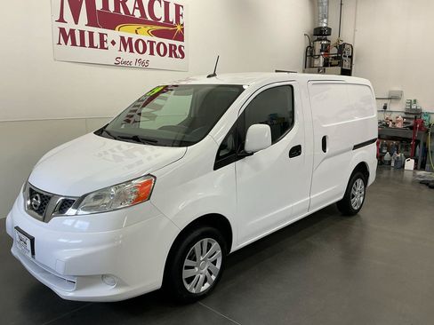Used 2019 Nissan NV200 SV w/ Navigation Package FWD image 3