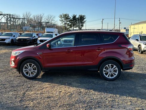 Used 2017 Ford Escape SE image 5