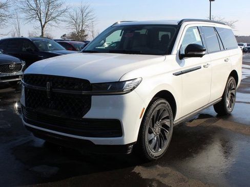 New 2026 Lincoln Navigator Reserve w/ Jet Appearance Package AWD/4WD image 7