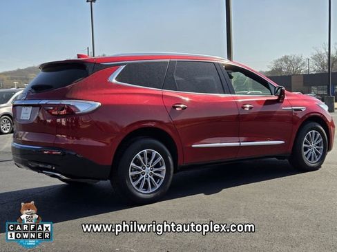 Used 2024 Buick Enclave Premium image 3
