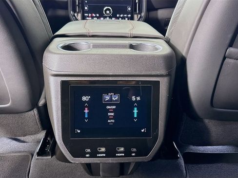 Used 2025 GMC Yukon AT4 Ultimate image 30