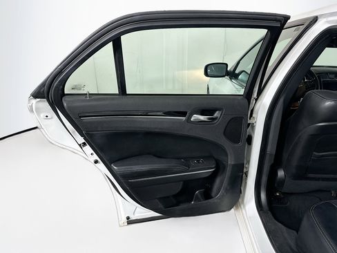 Used 2022 Chrysler 300 S image 27