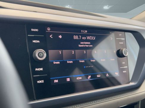 Used 2024 Volkswagen Taos SE image 20