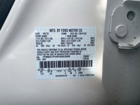 Used 2023 Ford Explorer Limited w/ Limited Technology Package RWD image 46