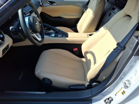 Used 2025 MAZDA MX-5 Miata Grand Touring RWD image 11