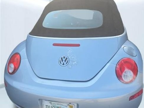 Used 2009 Volkswagen Beetle S FWD image 5