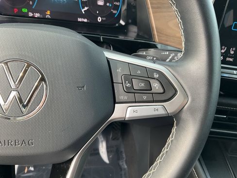 Used 2024 Volkswagen Atlas SE image 9