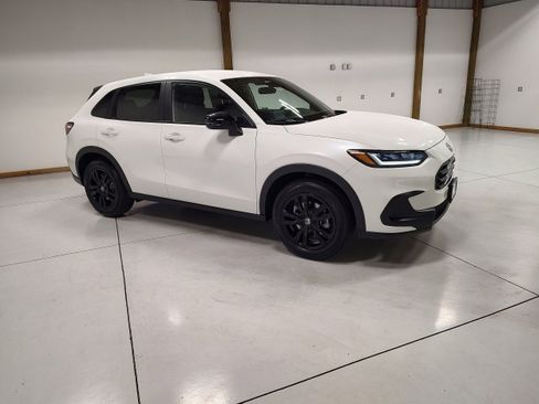 New 2026 Honda HR-V Sport image 2