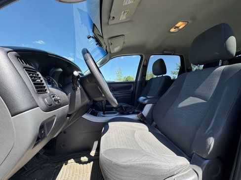 Used 2006 MAZDA Tribute I image 10