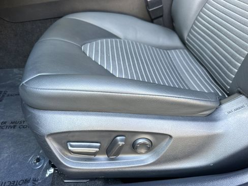 Used 2023 Toyota Camry SE image 13