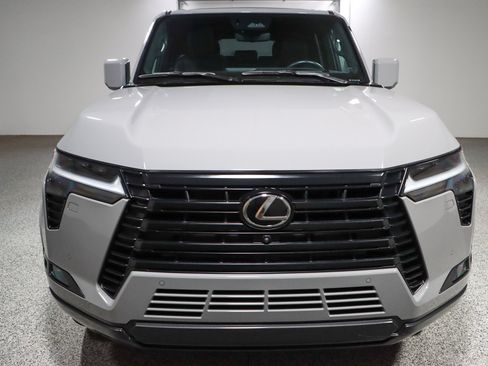 Used 2024 Lexus GX 550 w/ Accessory Package (2T) AWD/4WD image 4
