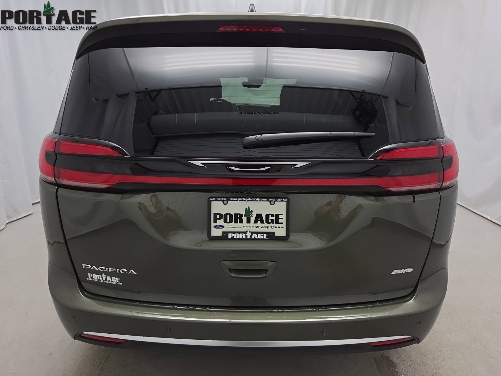 New 2027 Chrysler Pacifica Select AWD/4WD image 5