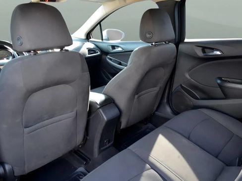Used 2017 Chevrolet Cruze LT FWD image 20