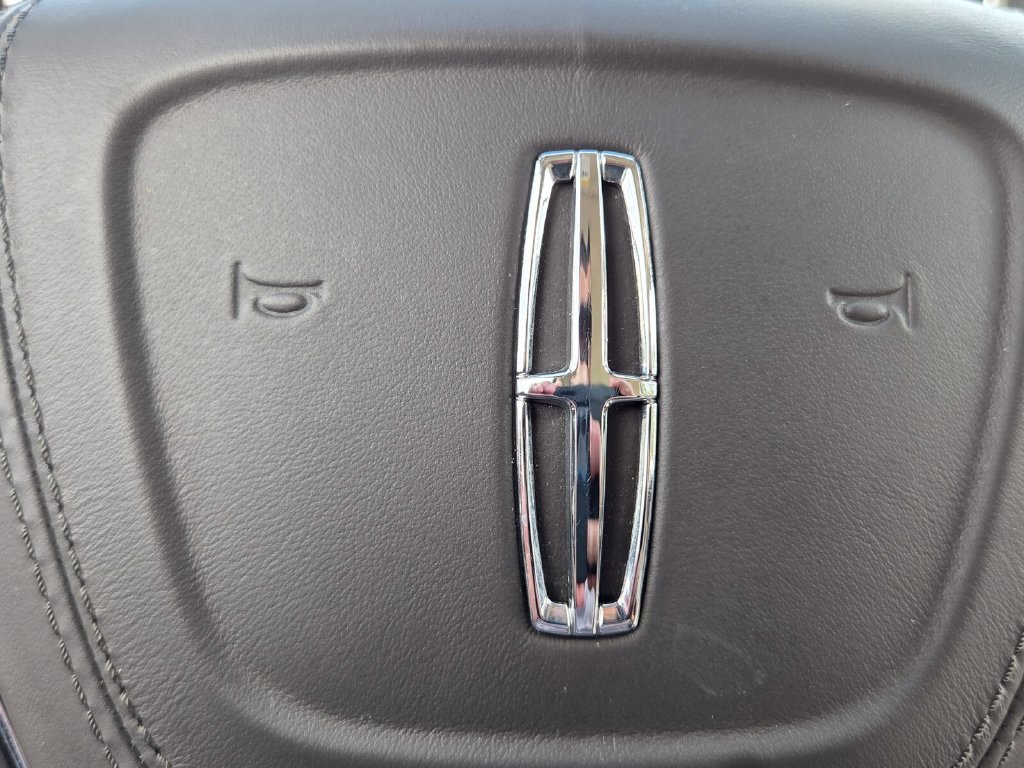 Used 2018 Lincoln Continental Reserve FWD image 30