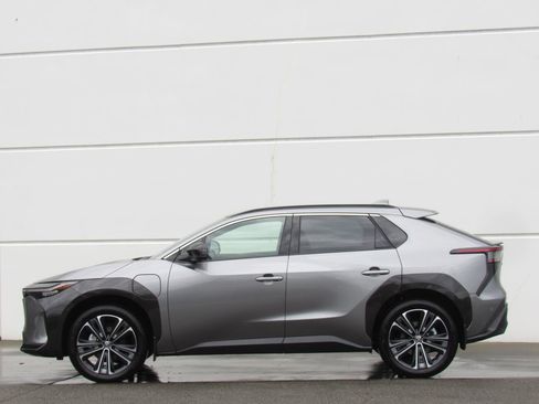 Certified 2024 Toyota bZ4X AWD w/ Weather Package image 4