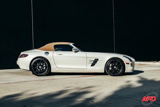 Used 2012 Mercedes-Benz SLS AMG Roadster image 10