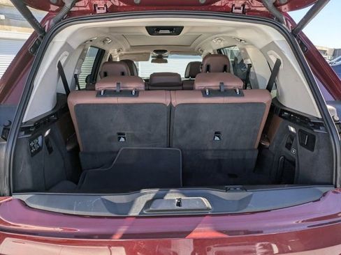 Used 2025 BMW X7 xDrive40i image 11