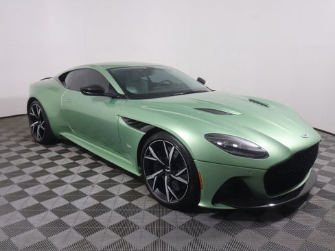 Used 2019 Aston Martin DBS Superleggera RWD image 9