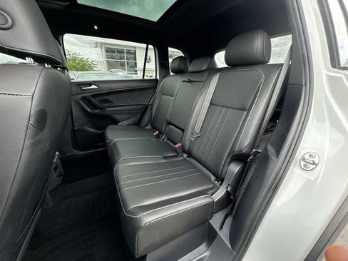 Used 2022 Volkswagen Tiguan SE R-Line AWD/4WD image 25