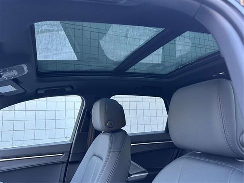 Certified 2025 Audi Q3 2.0T Premium w/ Convenience Package image 23
