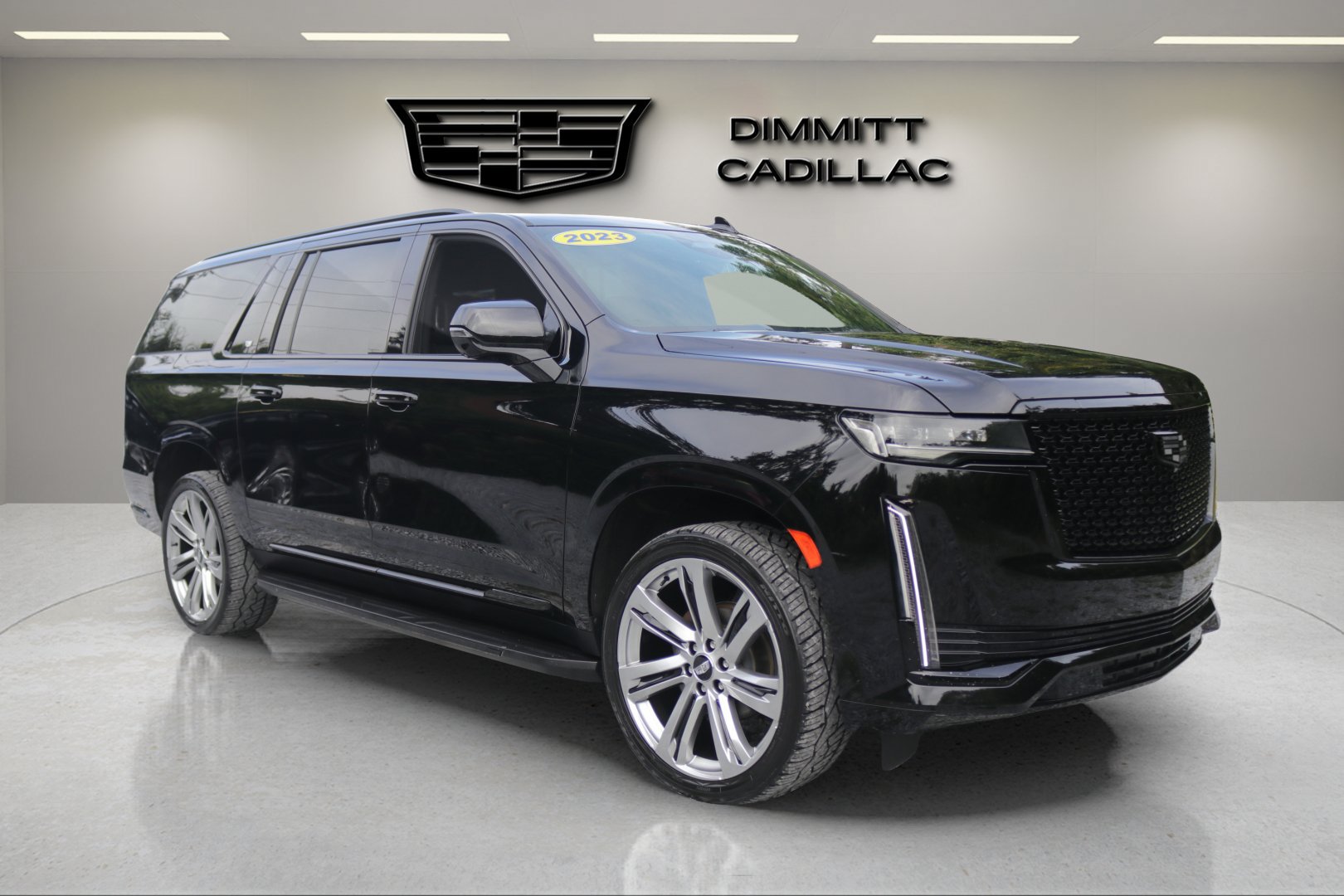 Used 2023 Cadillac Escalade ESV Premium Luxury AWD/4WD image 3