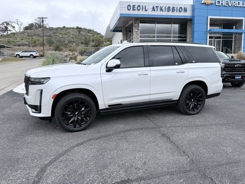 Used 2024 Cadillac Escalade Sport Platinum w/ LPO, ONYX Package image 2