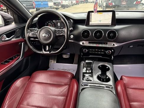 Used 2019 Kia Stinger GT2 image 13
