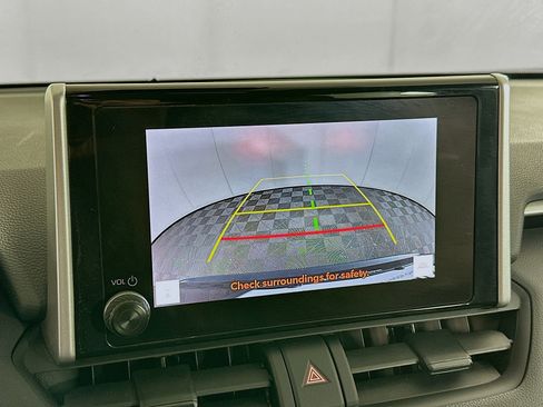Used 2024 Toyota RAV4 LE image 18