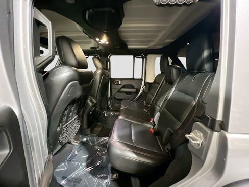 Used 2021 Jeep Wrangler Unlimited Rubicon AWD/4WD image 17