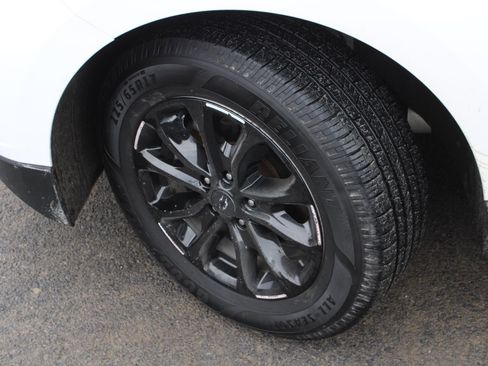 Used 2019 Chevrolet Equinox LT image 18