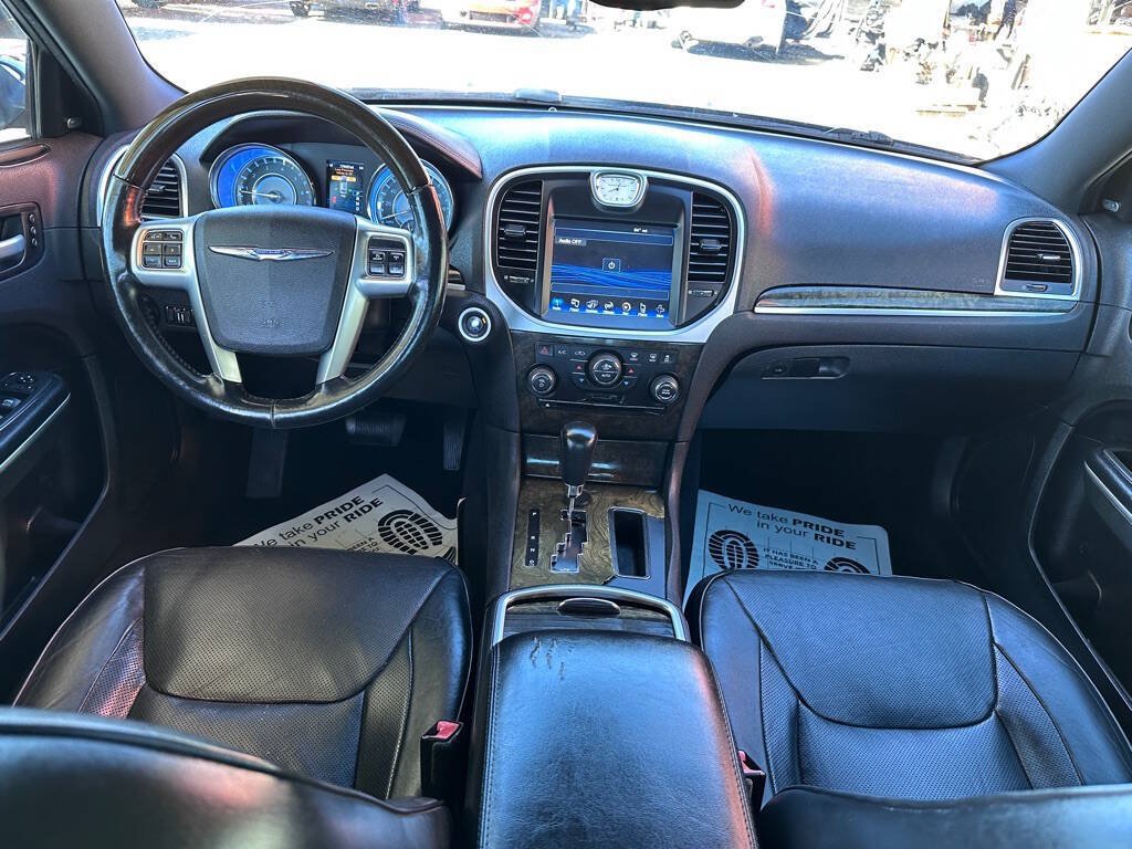 Used 2013 Chrysler 300 C RWD image 9