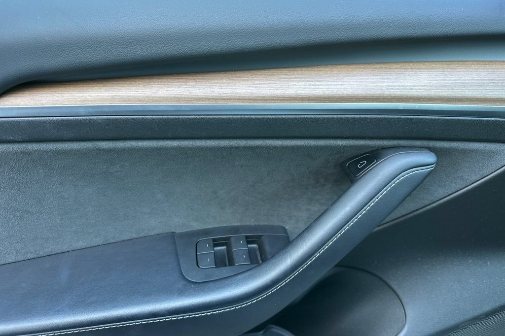 Used 2023 Tesla Model 3 Standard Range RWD image 10