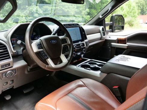 Used 2022 Ford F250 King Ranch w/ King Ranch Ultimate Package AWD/4WD image 3