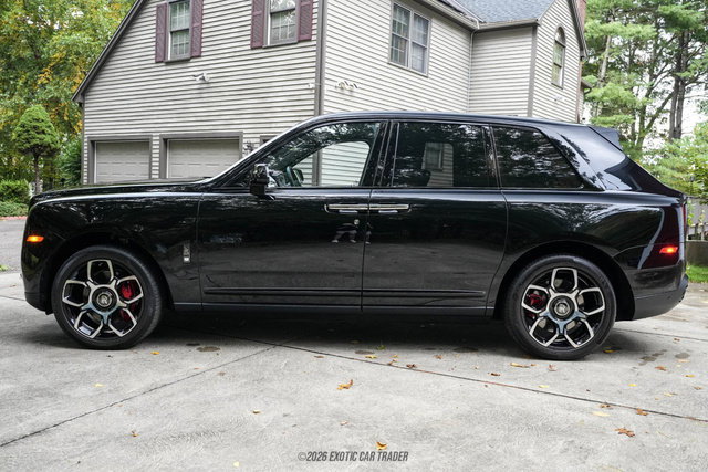 Used 2021 Rolls-Royce Cullinan Black Badge AWD/4WD image 2