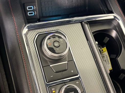 Used 2019 Ford Expedition Limited w/ Equipment Group 303A AWD/4WD image 17