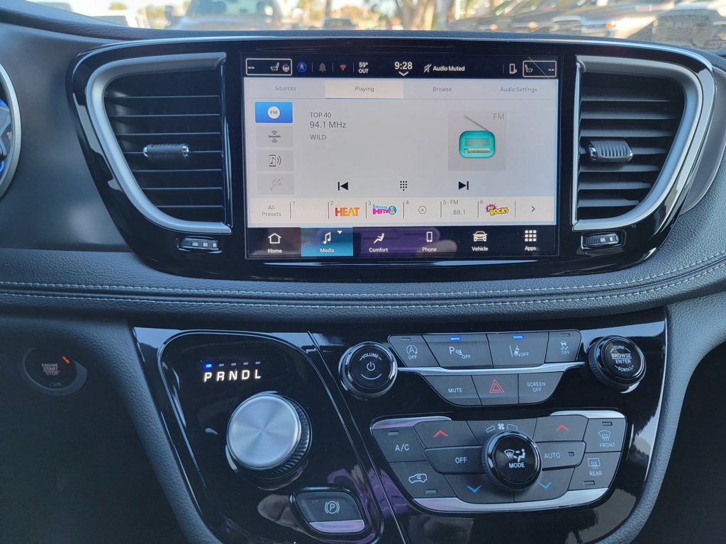 New 2026 Chrysler Pacifica Select FWD image 18
