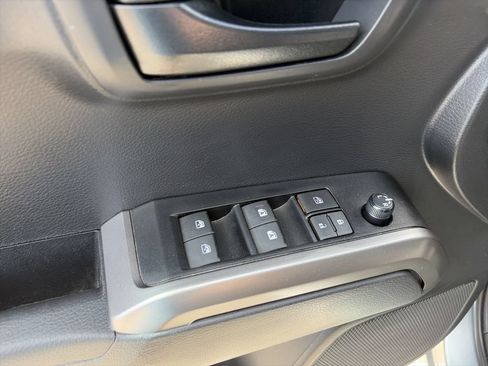 Used 2023 Toyota Tacoma SR5 w/ Technology Package AWD/4WD image 18