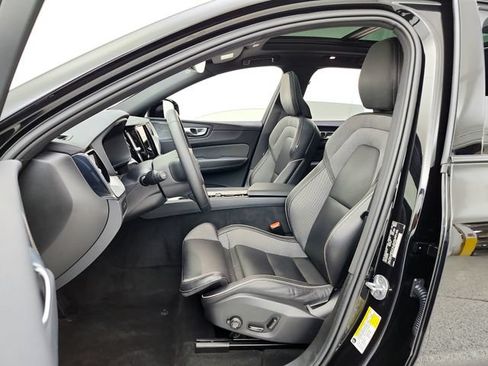 Used 2024 Volvo XC60 T8 Ultimate w/ Protection Package Premier AWD/4WD image 18