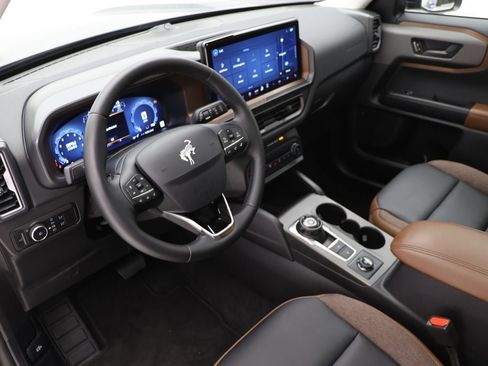 Used 2025 Ford Bronco Sport Outer Banks w/ Outer Banks Tech Package+ AWD/4WD image 13